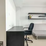 Nice And Comfy 1Br At Dago Suites Apartment By Travelio