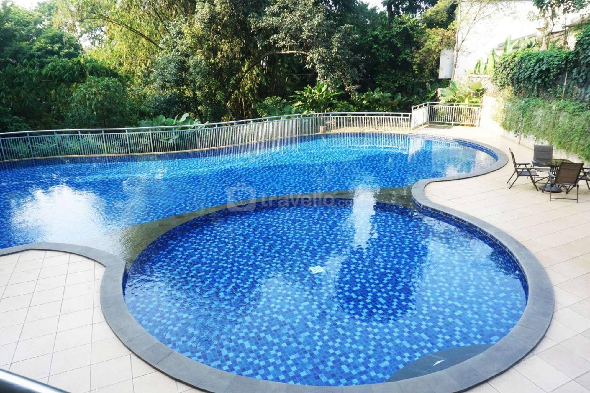 And Comfy 1br At Dago By Travelio Apartemen Bandung