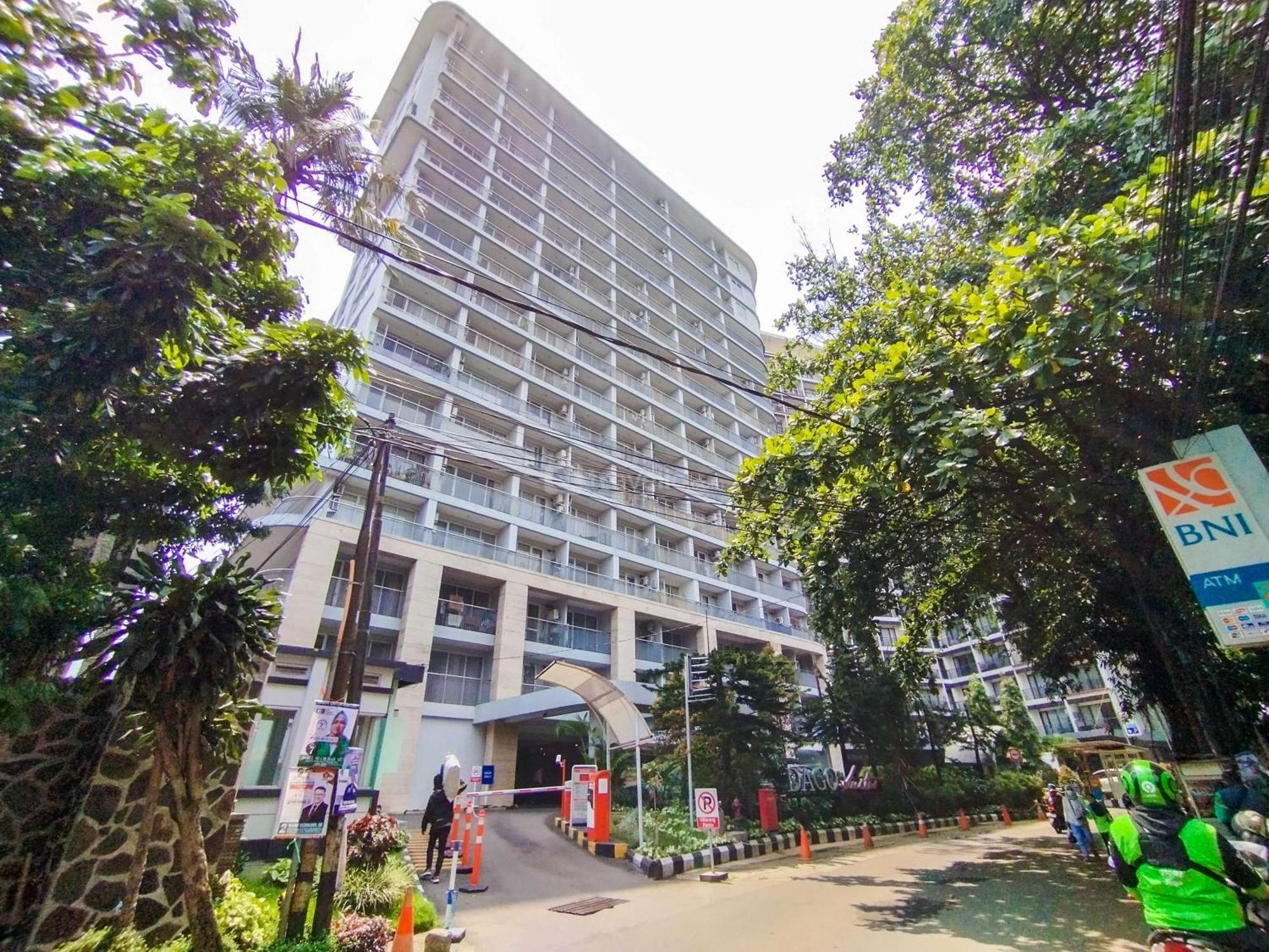 And Comfy 1br At Dago By Travelio Apartemen Bandung